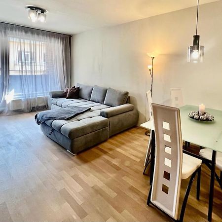 Luxury Apartment In Prague And Free Parking Exterior foto