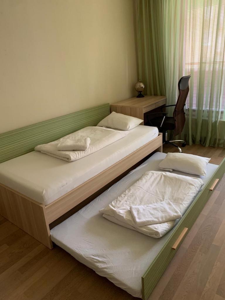 Luxury Apartment In Prague And Free Parking Exterior foto