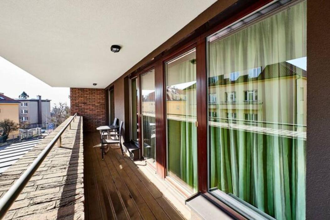 Luxury Apartment In Prague And Free Parking Exterior foto
